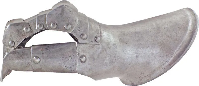 A RARE MILANESE RIGHT GAUNTLET C.1510